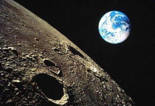 宇航局的月球手电筒将在黑暗的月球陨石坑中寻找冰  阿尔忒弥斯计划的一部分
